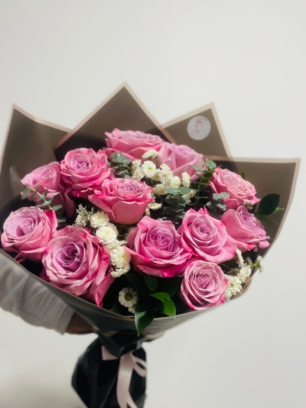 Hand-Tied Roses Deluxe